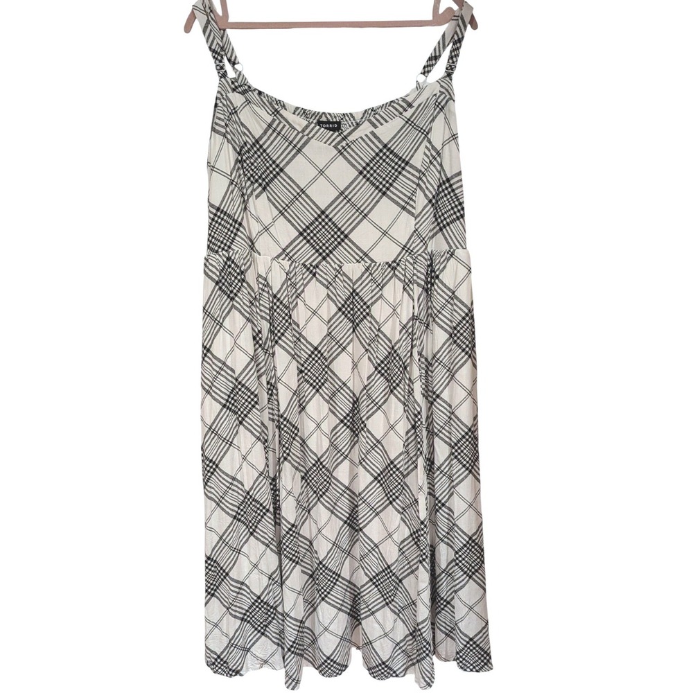 Sleeveless Black and White Plaid Sundress